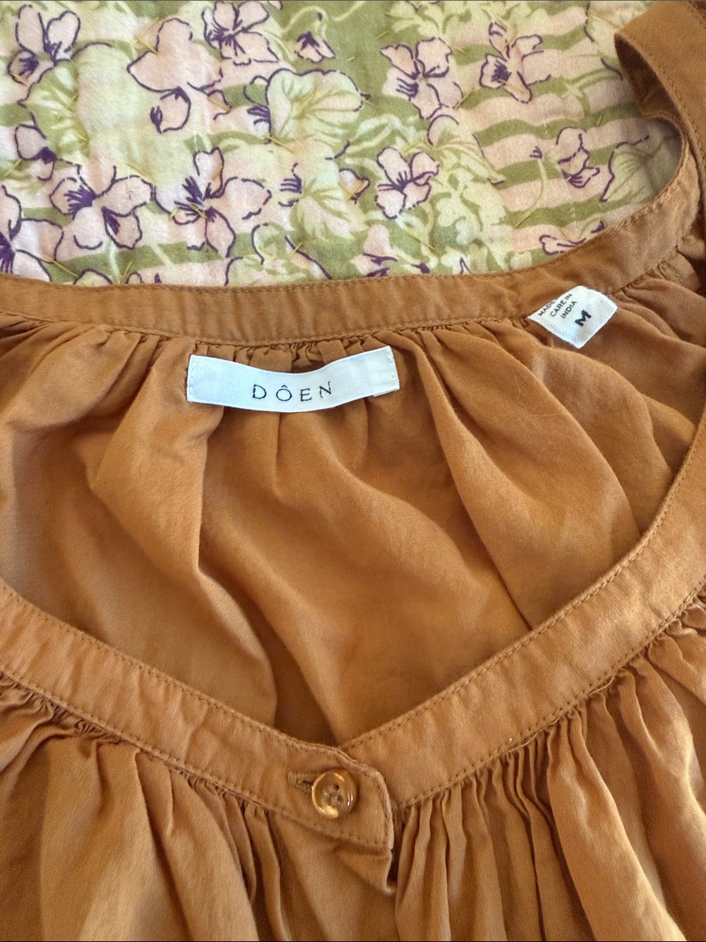 Doen Puff Sleeve Button-Front Top Caramel - Picture 2 of 4
